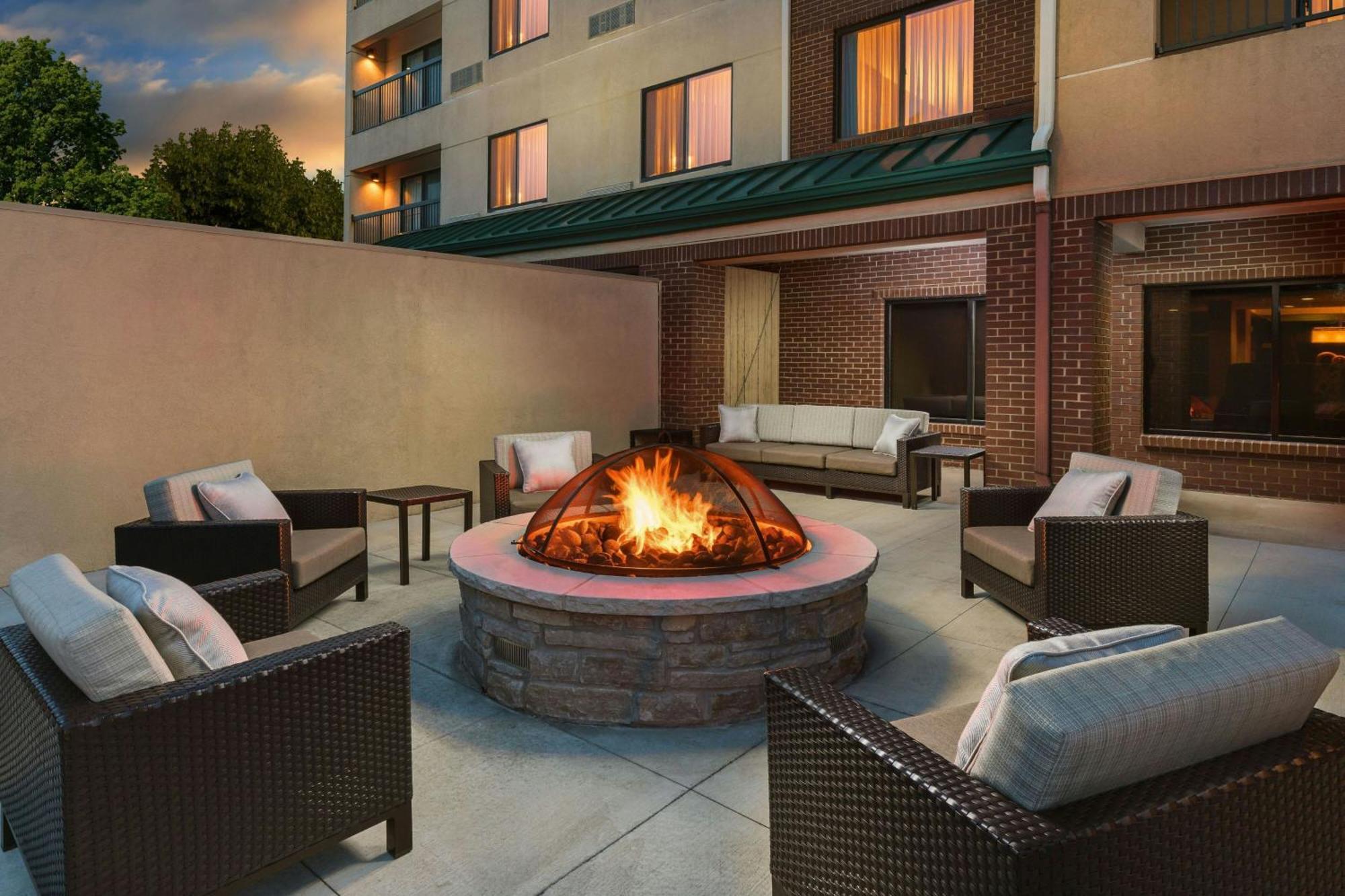 Hotel Courtyard Chicago Bloomingdale Exterior foto